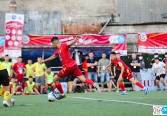 Bán kết giải bóng đá Vô địch sân 7 Thừa Thiên Huế - Tranh Cup Bulbal 2021 (TPL-S1): Tuấn Vinh lập siêu phẩm, Văn Cáp tạo dấu ấn đưa Hiếu Hoa Aquahaco và Lê Nam FC chung kết.